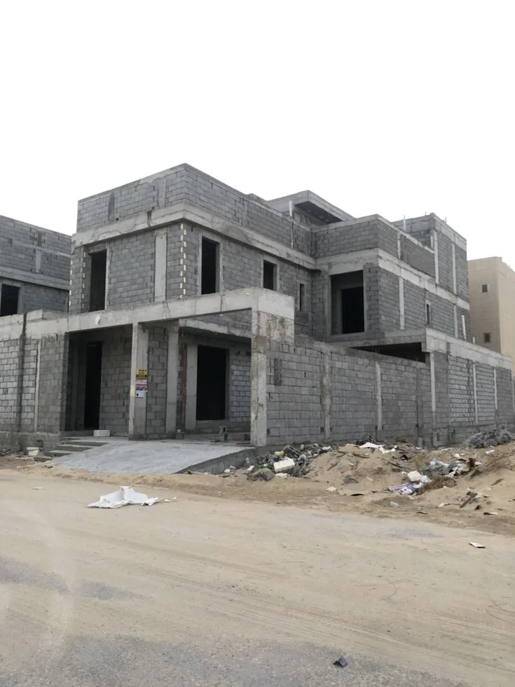 فيلا سكنية في مرحلة العظم